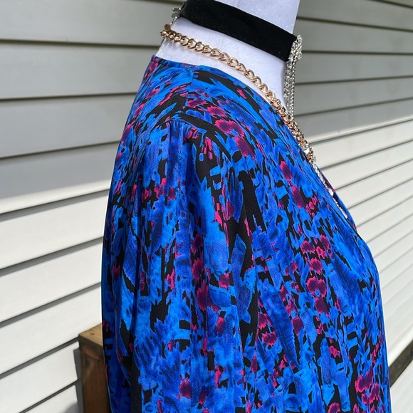 Pretty Shift Dress by Express - Picture 14 of 16